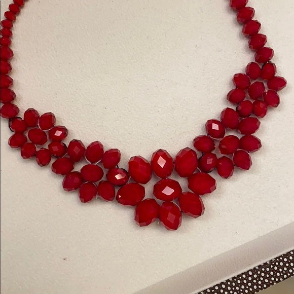 Red necklaces - Picture 2 of 3